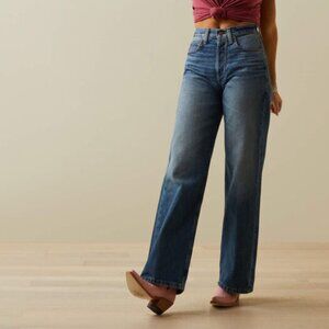 Ariat REAL Mid-Rise Wide Leg Jeans | Size 28R | Worn Once | Western Denim